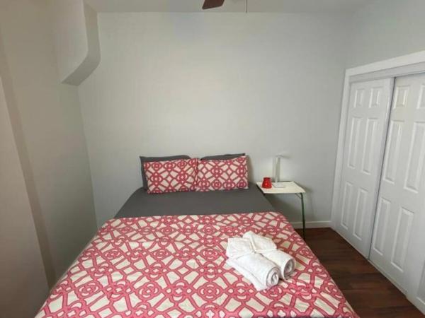 Home near University City : photo 5 de la chambre chambre double avec salle de bains privative séparée