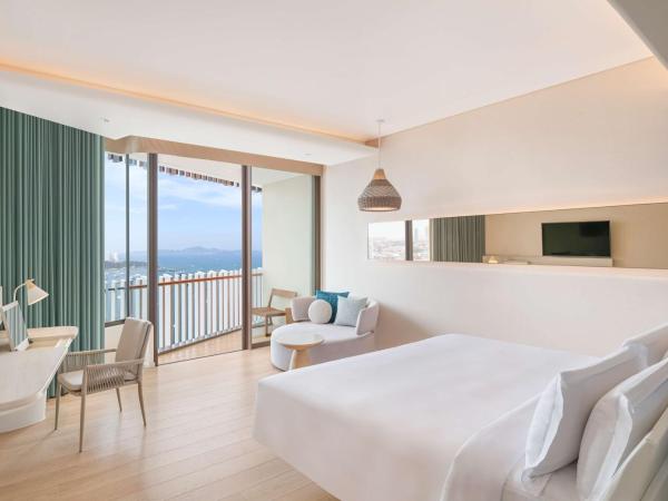 Hilton Pattaya : photo 1 de la chambre chambre lit king-size de luxe - vue sur océan