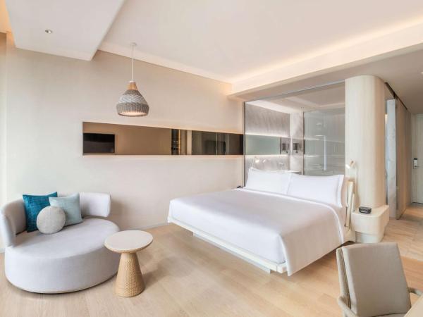 Hilton Pattaya : photo 2 de la chambre chambre lit king-size de luxe - vue sur océan