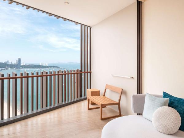 Hilton Pattaya : photo 3 de la chambre chambre exécutive lit king-size - vue sur océan