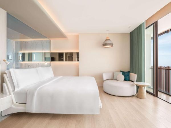 Hilton Pattaya : photo 4 de la chambre chambre lit king-size exécutive - côté océan