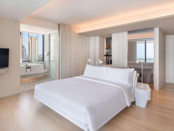 Hilton Pattaya : photo 5 de la chambre chambre lit king-size premium exécutive - côté océan