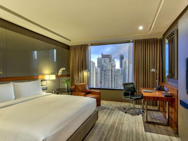 Hilton Sukhumvit Bangkok : photo 2 de la chambre chambre lit king-size deluxe