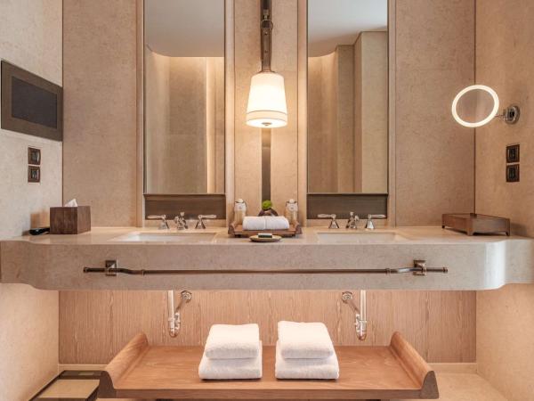 Waldorf Astoria Bangkok : photo 5 de la chambre suite deluxe avec lit king-size