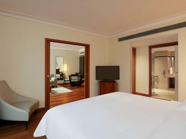 Hilton Bangalore Embassy GolfLinks : photo 6 de la chambre one-bedroom king suite with club lounge
