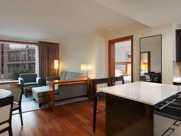 Hilton Bangalore Embassy GolfLinks : photo 4 de la chambre two-bedroom deluxe suite with club lounge