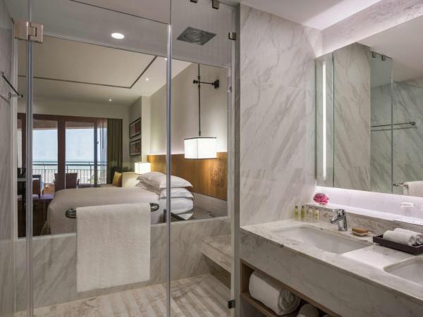 Hilton Hua Hin Resort & Spa : photo 5 de la chambre chambre lit king-size exécutive avec accès au salon club - vue sur océan