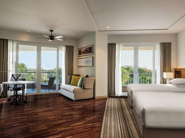 Hilton Hua Hin Resort & Spa : photo 3 de la chambre suite junior lits jumeaux exécutive avec accès au salon club