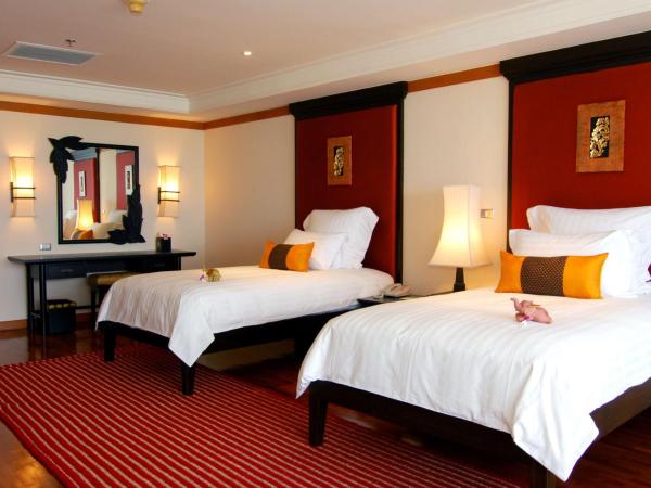 Hilton Hua Hin Resort & Spa : photo 2 de la chambre suite sukhothai avec accès au salon club