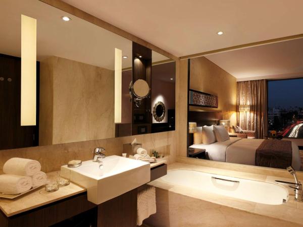 Hilton Jaipur : photo 5 de la chambre chambre lit king-size