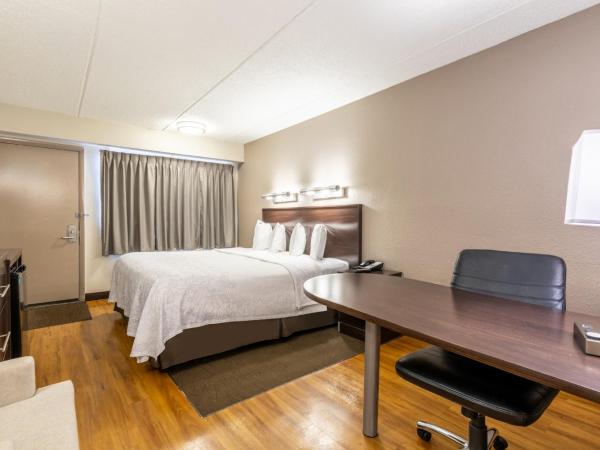 Red Roof Inn PLUS+ Nashville Airport : photo 2 de la chambre chambre lit king-size supérieure - non-fumeurs