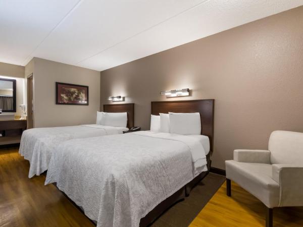 Red Roof Inn PLUS+ Nashville Airport : photo 2 de la chambre chambre deluxe avec 2 lits doubles - non-fumeurs