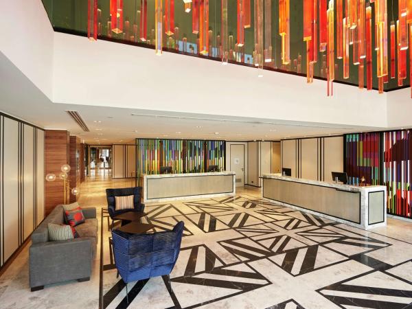 Doubletree By Hilton Perth Northbridge : photo 1 de la chambre suite junior avec baignoire - vue panoramique