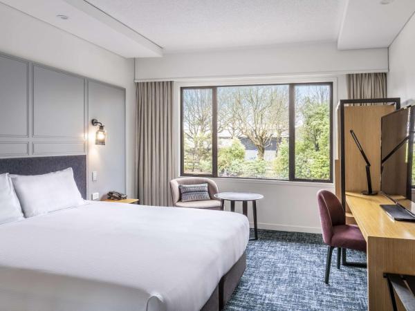 Chateau On The Park - Christchurch, A Doubletree By Hilton : photo 1 de la chambre chambre lit king-size deluxe