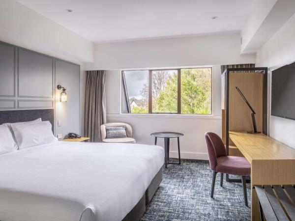 Chateau On The Park - Christchurch, A Doubletree By Hilton : photo 2 de la chambre chambre lit king-size