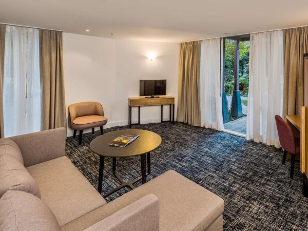 Chateau On The Park - Christchurch, A Doubletree By Hilton : photo 1 de la chambre suite 1 chambre lit king-size