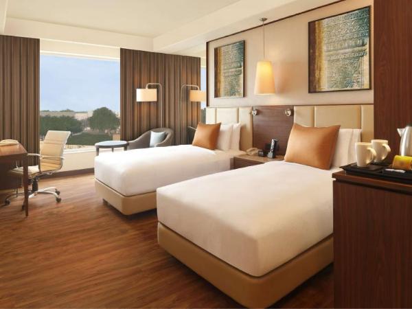 DoubleTree by Hilton Agra : photo 2 de la chambre chambre lits jumeaux - vue sur jardin
