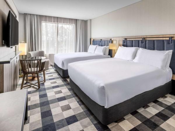 Doubletree By Hilton Karaka : photo 1 de la chambre chambre lit queen-size