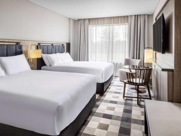 Doubletree By Hilton Karaka : photo 1 de la chambre queen guest room with garden view