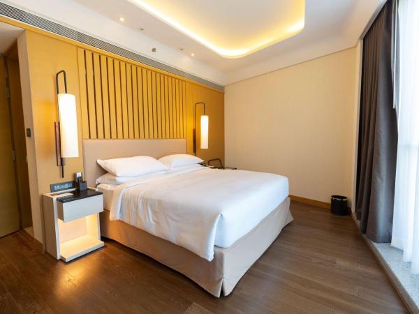 DoubleTree by Hilton Ahmedabad : photo 2 de la chambre suite lit king-size 1 chambre exécutive