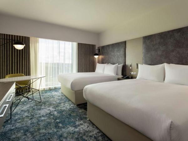 Hilton Aberdeen TECA : photo 7 de la chambre chambre exécutive avec 2 lits queen-size 