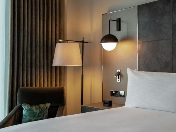 Hilton Aberdeen TECA : photo 7 de la chambre chambre lit king-size