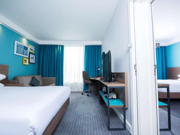 Hampton By Hilton Belfast City Centre : photo 2 de la chambre chambres familiales communicantes 