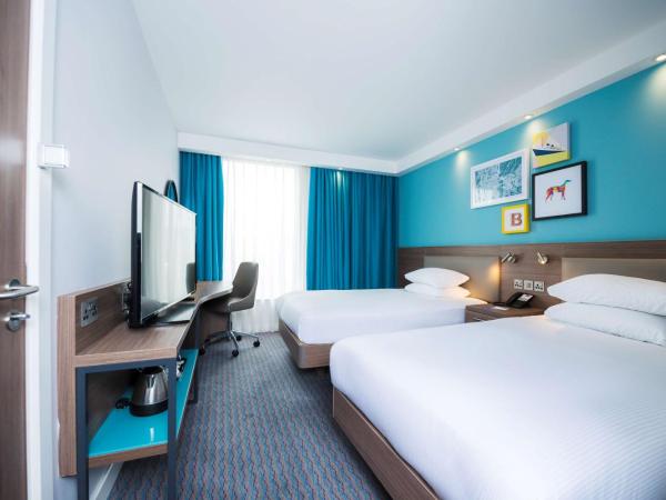 Hampton By Hilton Belfast City Centre : photo 7 de la chambre chambres familiales communicantes 