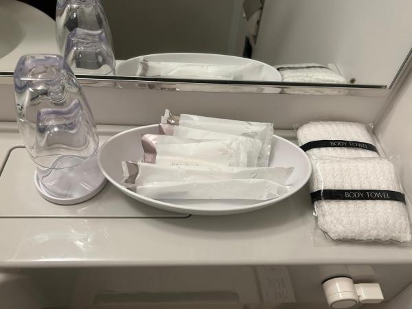 Y's HOTEL Shin Osaka : photo 2 de la chambre chambre double avec petit lit double - non-fumeurs