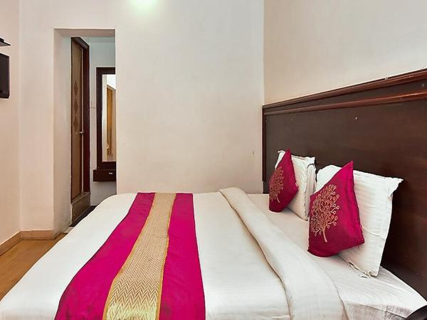 Hotel Deep Palace : photo 2 de la chambre chambre deluxe (2 adultes + 1 enfant)