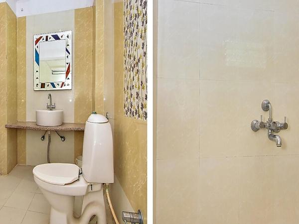 Hotel Deep Palace : photo 4 de la chambre chambre deluxe (2 adultes + 1 enfant)