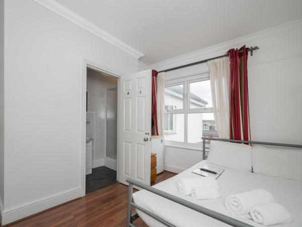 Flexistay Norbury Aparthotel : photo 1 de la chambre chambre double avec salle de bains privative