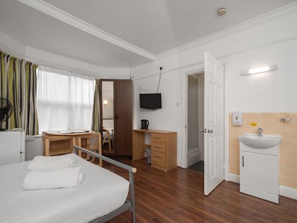 Flexistay Norbury Aparthotel : photo 10 de la chambre chambre familiale avec salle de bains privative