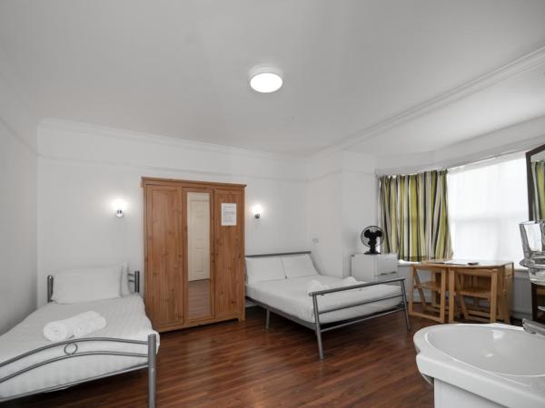 Flexistay Norbury Aparthotel : photo 1 de la chambre chambre familiale avec salle de bains privative