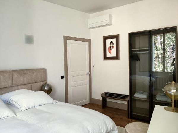 Bastide Castella : photo 2 de la chambre chambre double - vue sur jardin