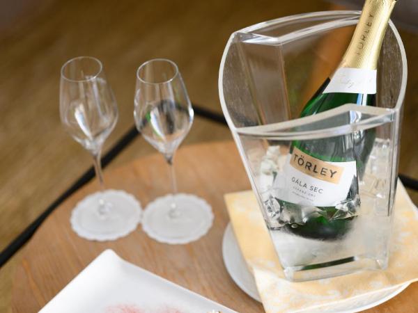 Maison Bistro & Hotel : photo 8 de la chambre suite dans petite maison