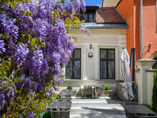 Maison Bistro & Hotel : photo 10 de la chambre chambre double deluxe dans petite maison