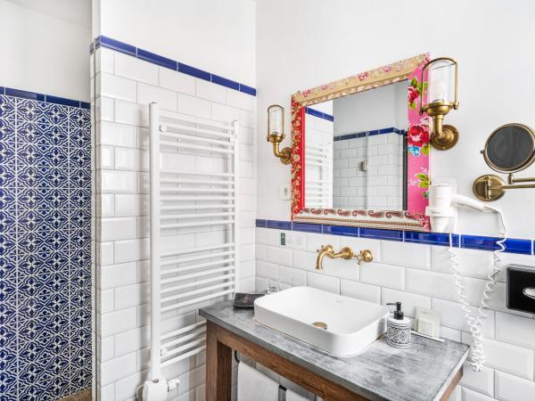 Maison Bistro & Hotel : photo 10 de la chambre grande chambre double ou lits jumeaux