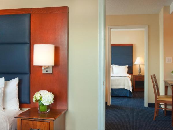 Residence Inn by Marriott Boston Harbor on Tudor Wharf : photo 1 de la chambre suite 2 chambres avec canapé-lit