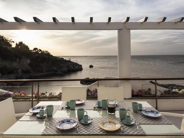 Ischia Blu Resort : photo 5 de la chambre  appartement 2 chambres de luxe avec vue sur la mer