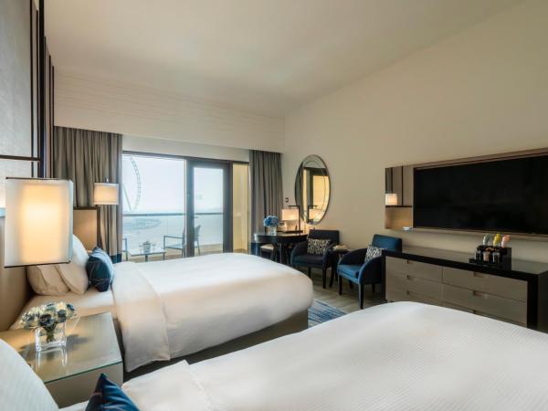 Amwaj Rotana, Jumeirah Beach - Dubai : photo 3 de la chambre chambre lits jumeaux récemment rénovée avec balcon - vue sur front de mer