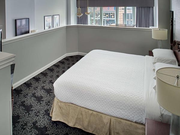 Embassy Suites by Hilton Portland Downtown : photo 2 de la chambre suite lit king-size exécutive