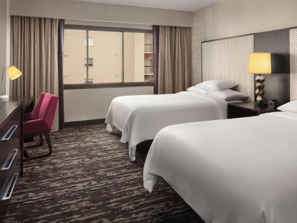 Embassy Suites by Hilton Crystal City National Airport : photo 1 de la chambre suite avec 2 lits doubles - non-fumeurs
