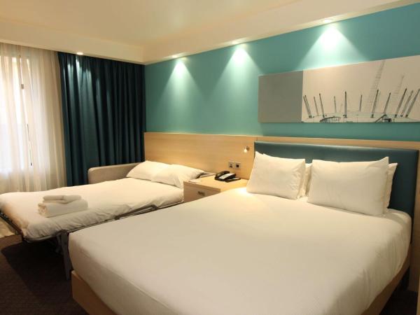 Hampton By Hilton London Docklands : photo 2 de la chambre chambre familiale avec lit queen-size