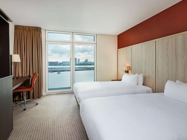 DoubleTree By Hilton London Excel : photo 6 de la chambre chambre lits jumeaux de luxe avec vue - accessible aux personnes à mobilité réduite