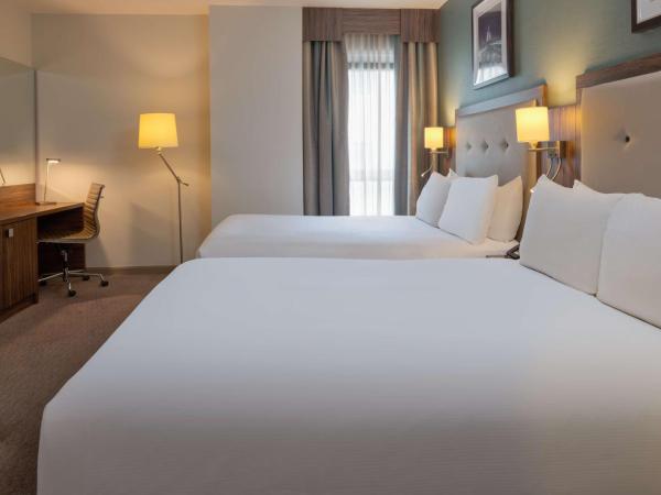 DoubleTree by Hilton London Angel Kings Cross : photo 1 de la chambre chambre deluxe avec 2 lits queen-size