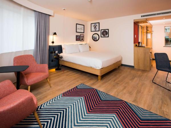 Hampton by Hilton London Park Royal : photo 1 de la chambre chambre lit king-size - accessible aux personnes à mobilité réduite