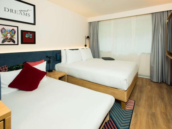 Hampton by Hilton London Park Royal : photo 3 de la chambre chambre lit queen-size avec canapé-lit