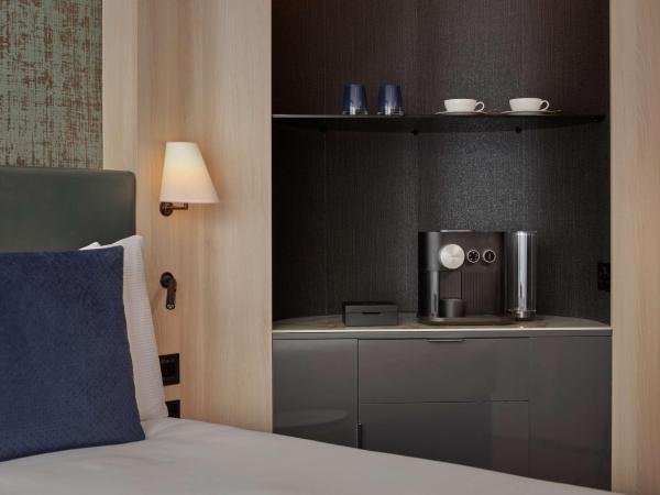 The Westminster London, Curio Collection by Hilton : photo 2 de la chambre chambre lit queen-size premium