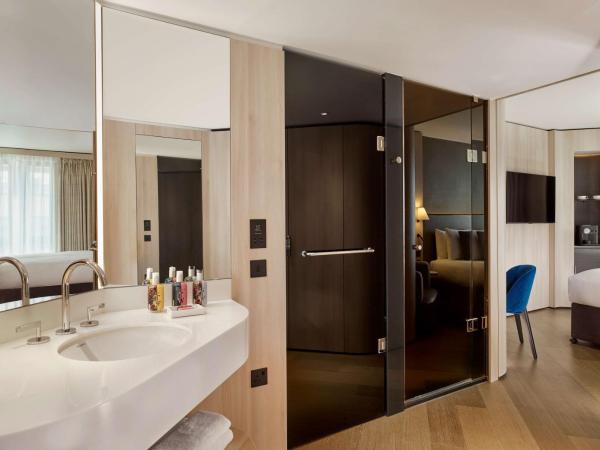 The Westminster London, Curio Collection by Hilton : photo 8 de la chambre chambre lit queen-size premium